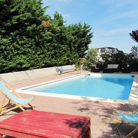 Holiday Hameau Du - Mcm150 * Vauvert